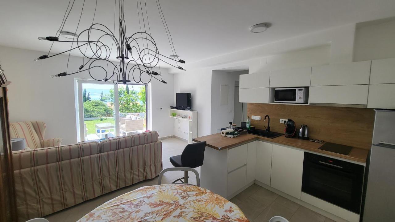 Apartments Amadea Novi Vinodolski Eksteriør bilde
